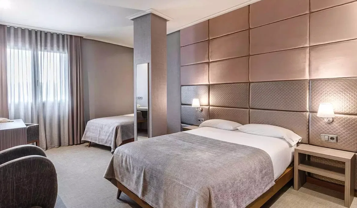 Entrevista a Enrique Camiñas, Regional Manager en Alda Hotels, en Radio Voz