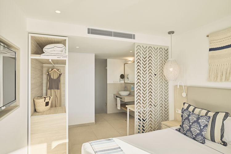 With Panoramic Sea View