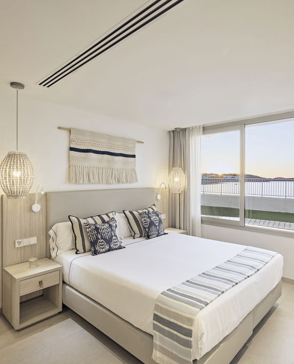 slide Villa-style suite with sea views<strong> in Ibiza </strong>