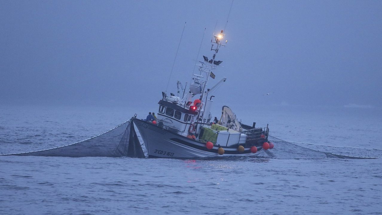 puertos para pescar en Galicia y requisitos