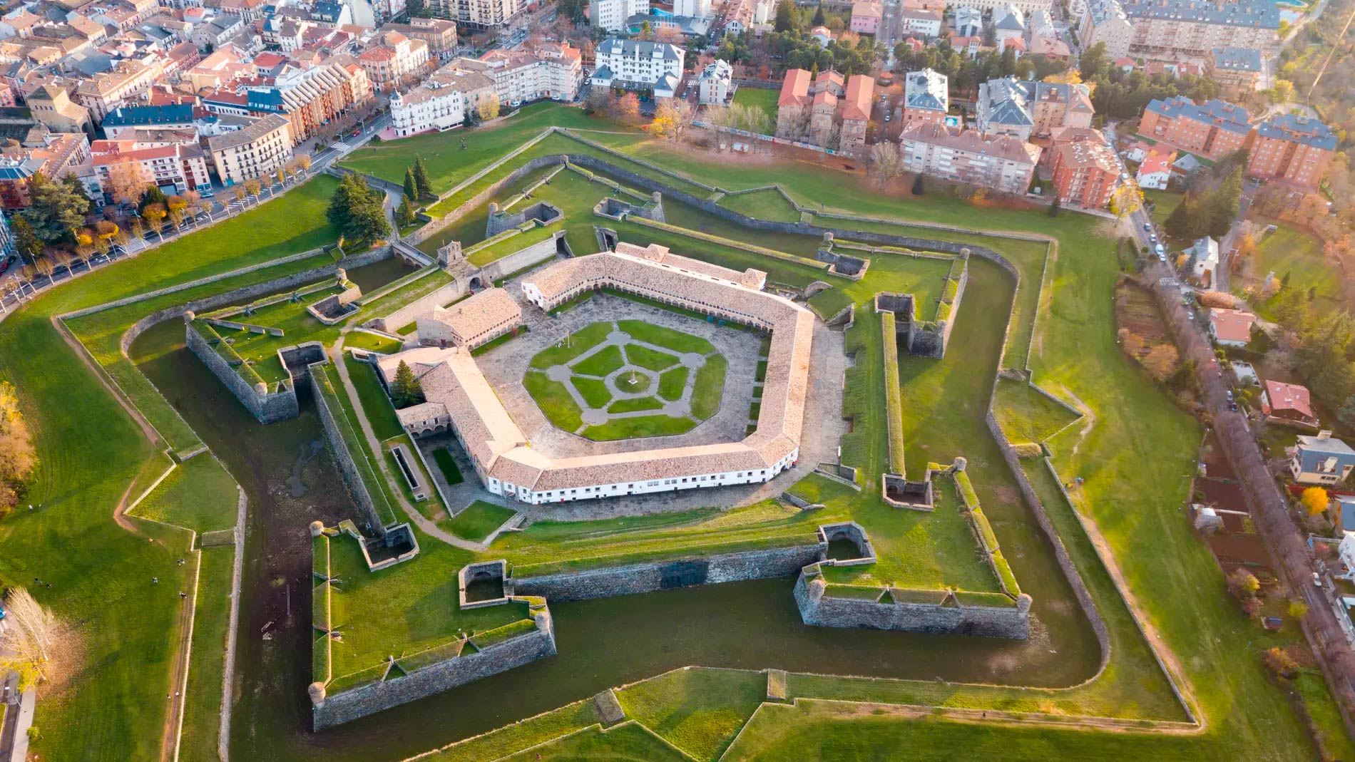 Qué ver en Jaca y alrededores: 8 lugares que tienes que visitar