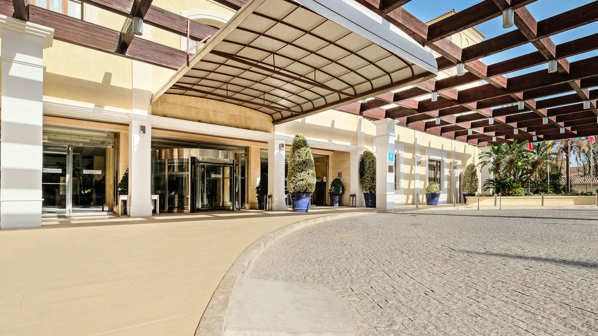 Hotel Envia Lobby