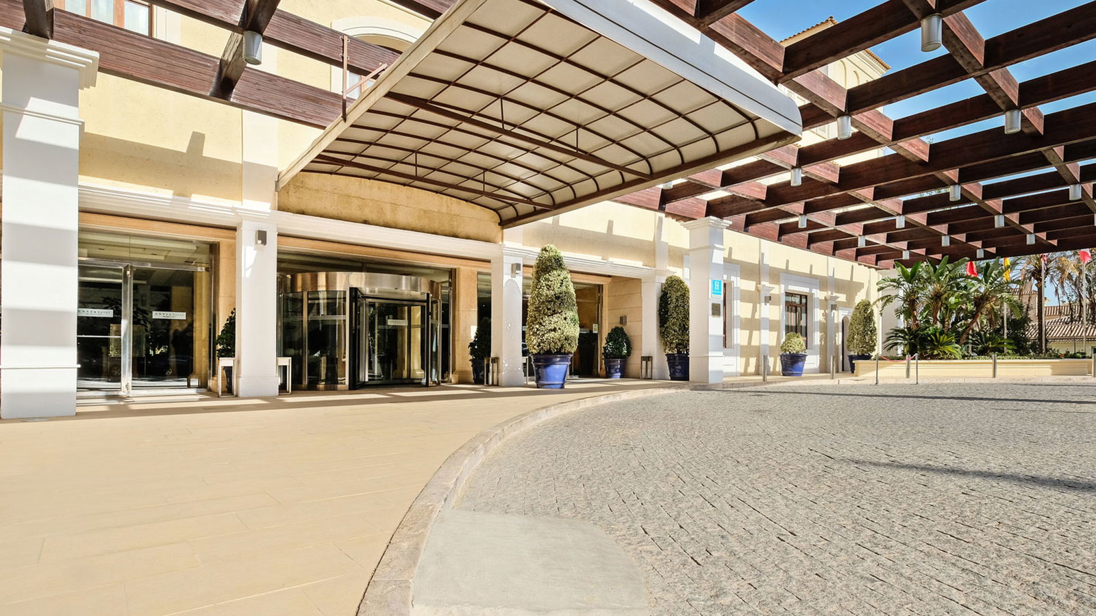 Hotel Envia Lobby