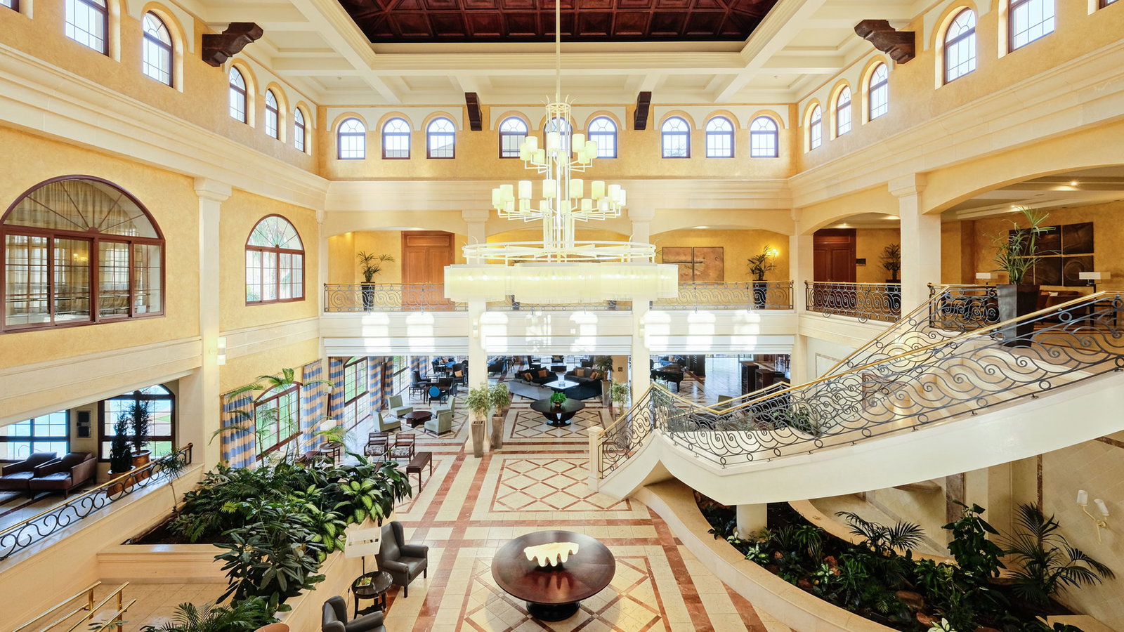 Hotel Envia Lobby