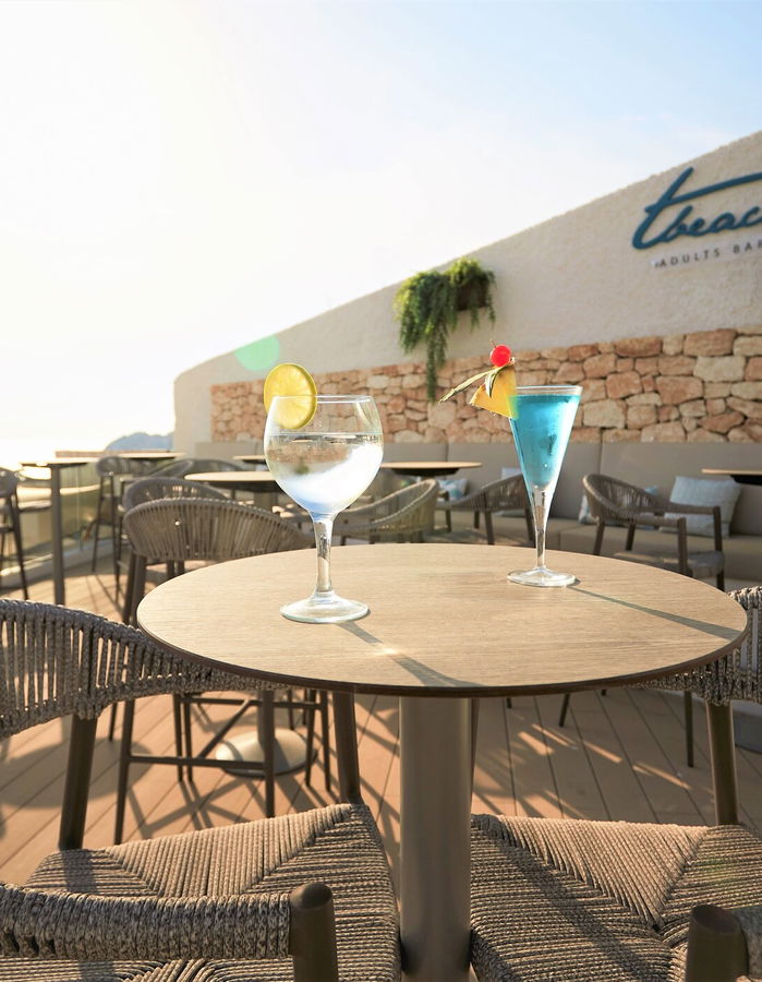 Insotel Fenicia Prestige: T-Beach Adults Bar +16: cocktail con essenza mediterranea