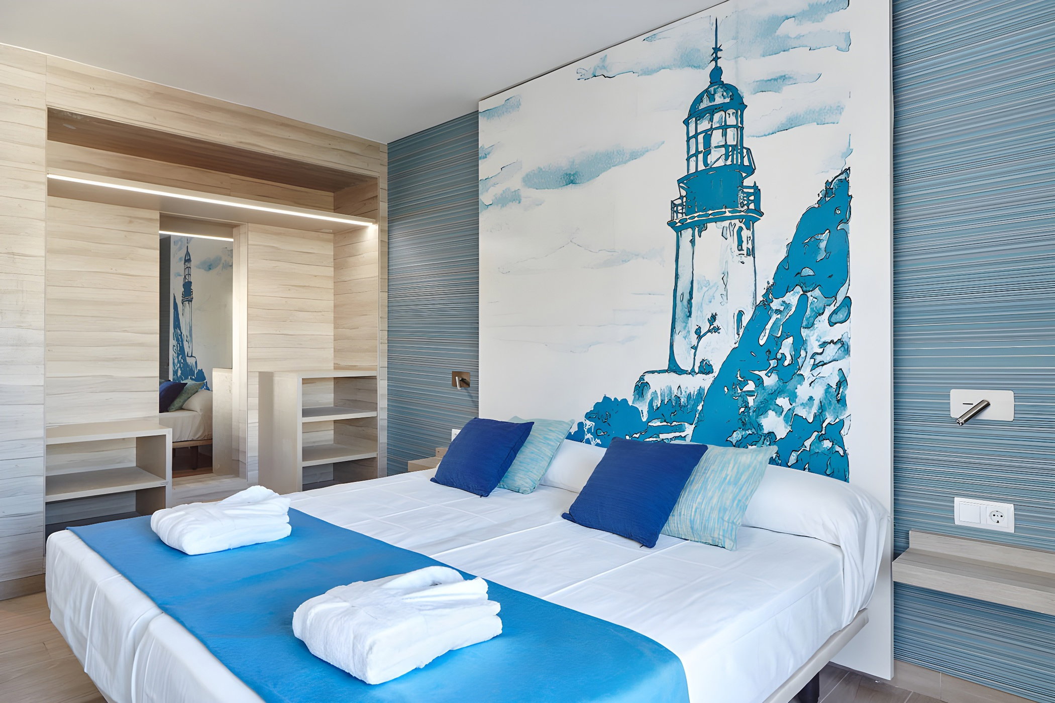 Sol Bahía Ibiza Suites:slider image 1