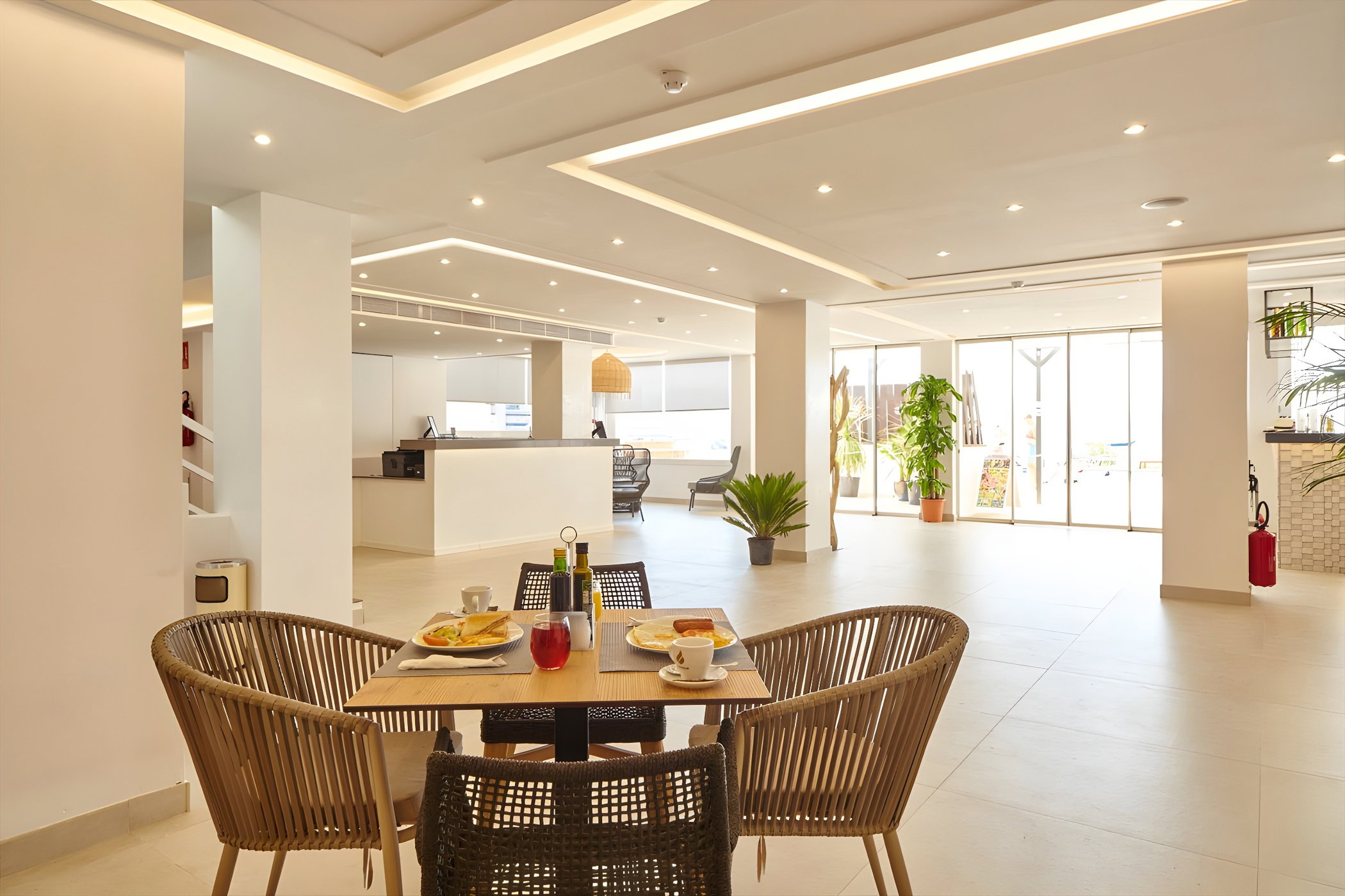 Sol Bahía Ibiza Suites:slider image 1