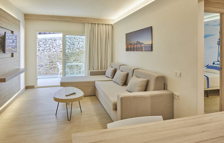 Sol Bahía Ibiza Suites: