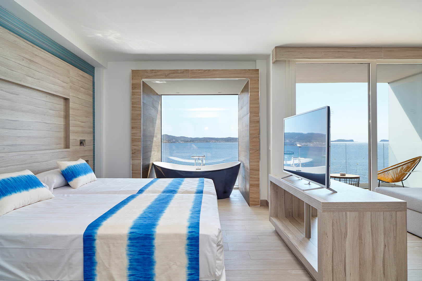 Sol Bahía Ibiza Suites:slider image 1