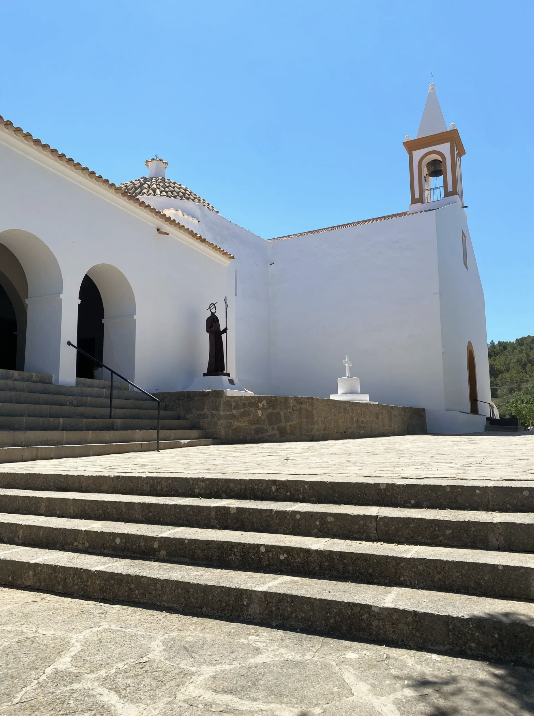 Calles adoquinadas e historias en Ibiza