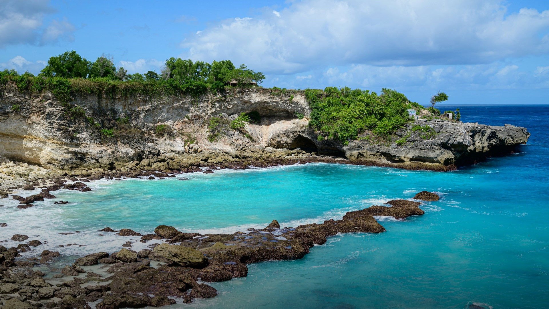 Explore Nusa Ceningan