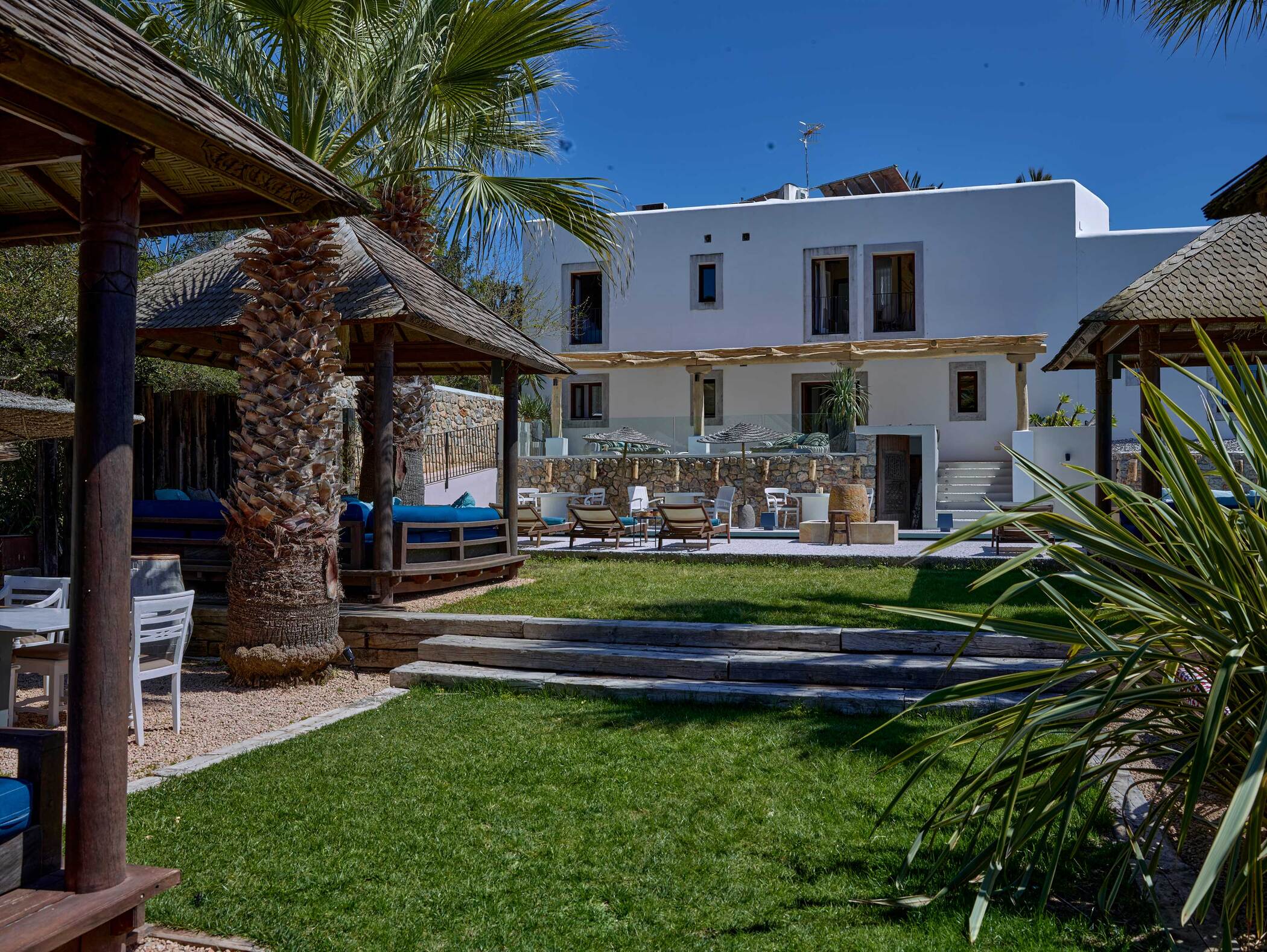 Intro image full screen