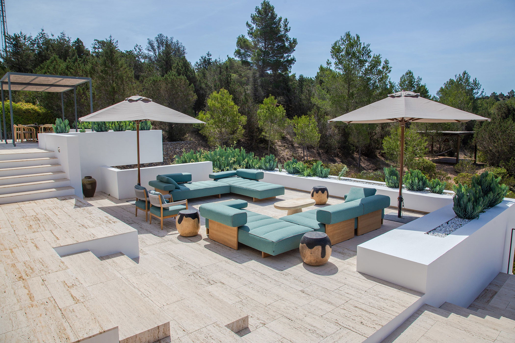 Intro image full screen