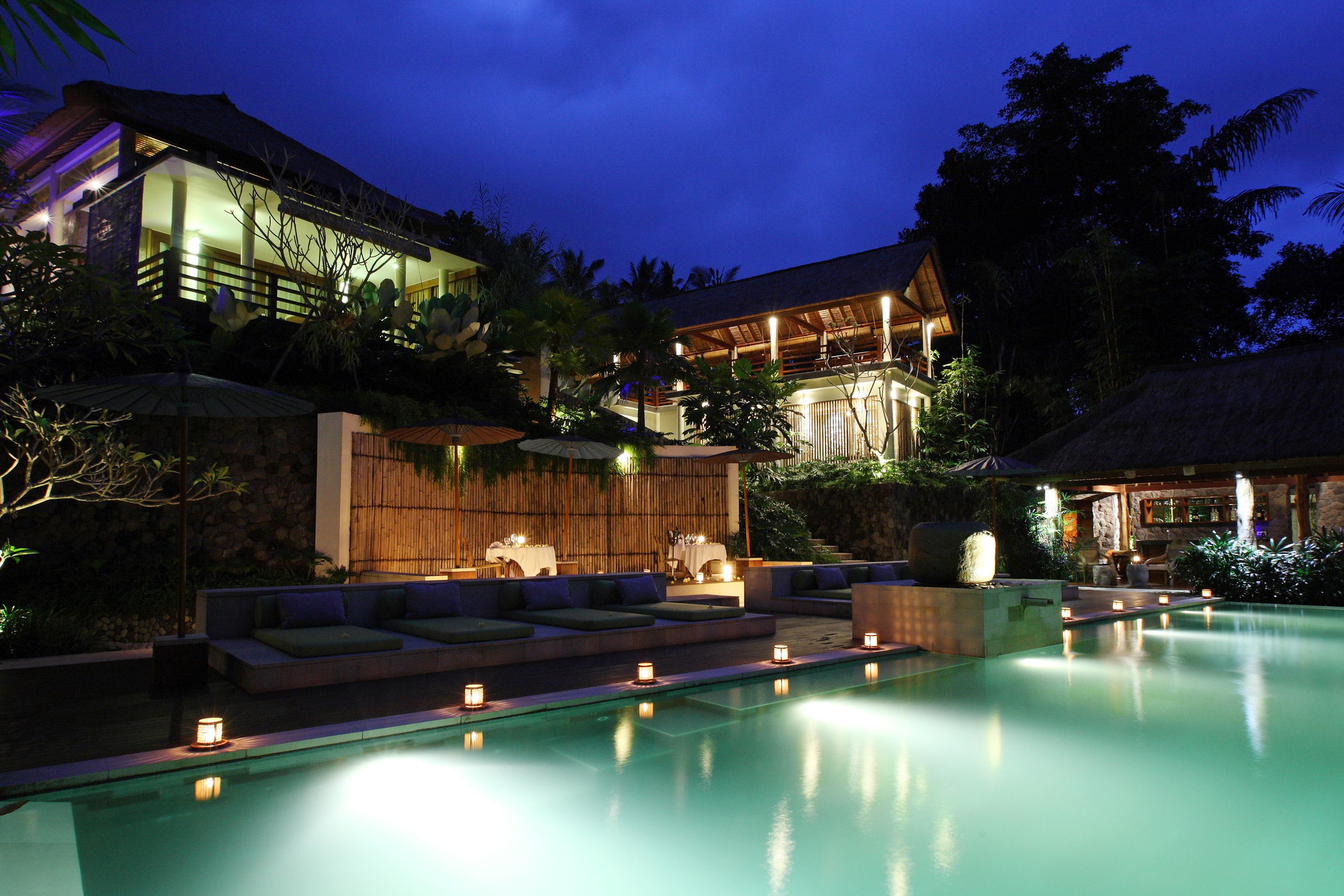 Intro image full screen