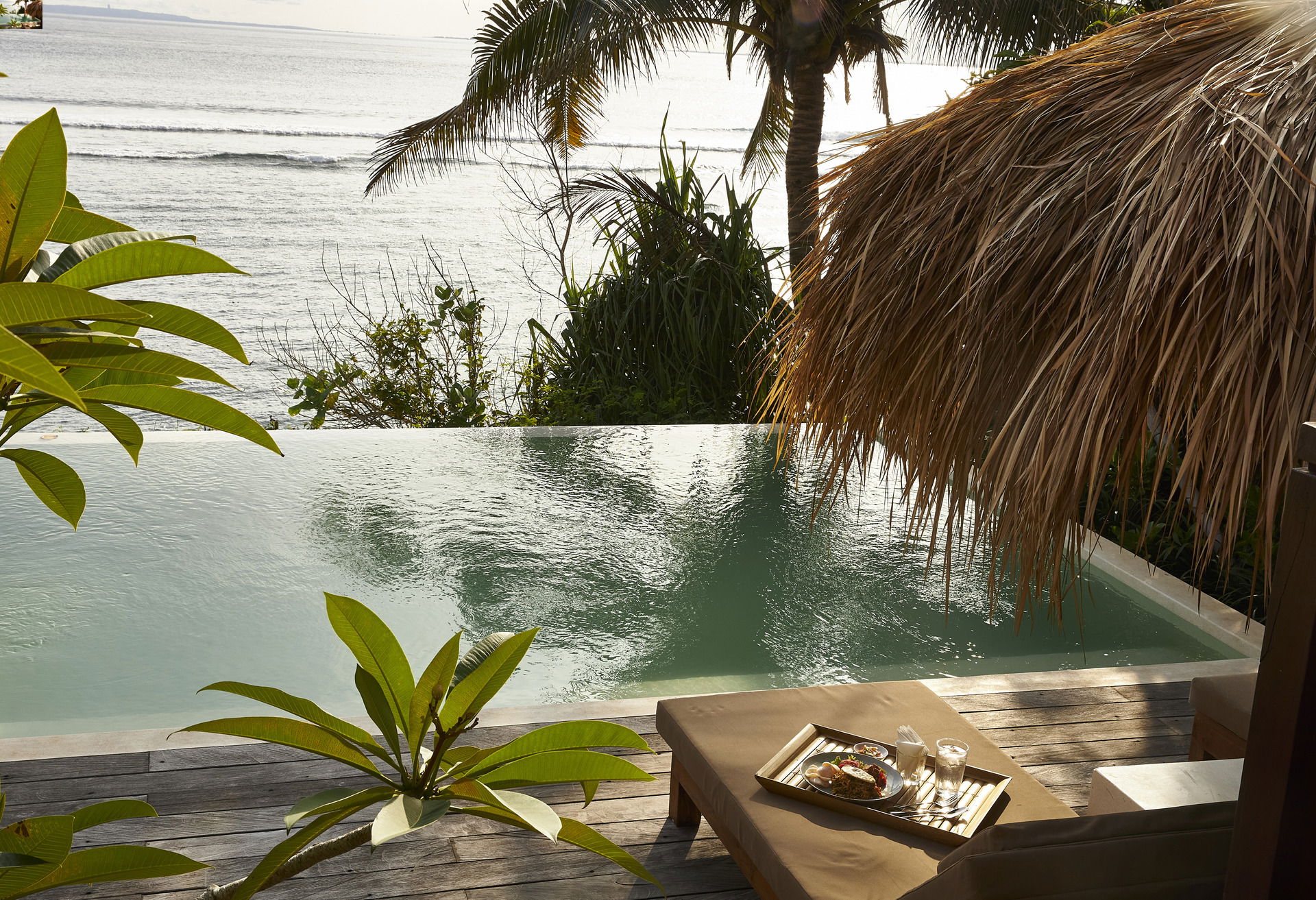 Intro image full screen