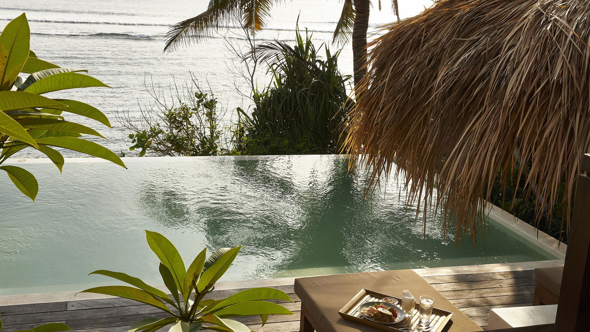 Intro image full screen