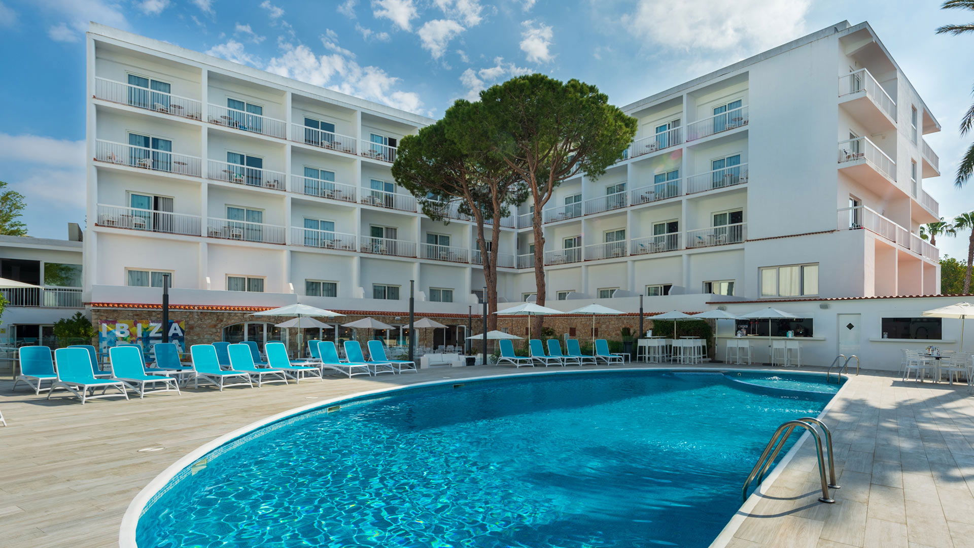 Hotel in central San Antonio, Ibiza | Vibra Marco Polo I Hotel