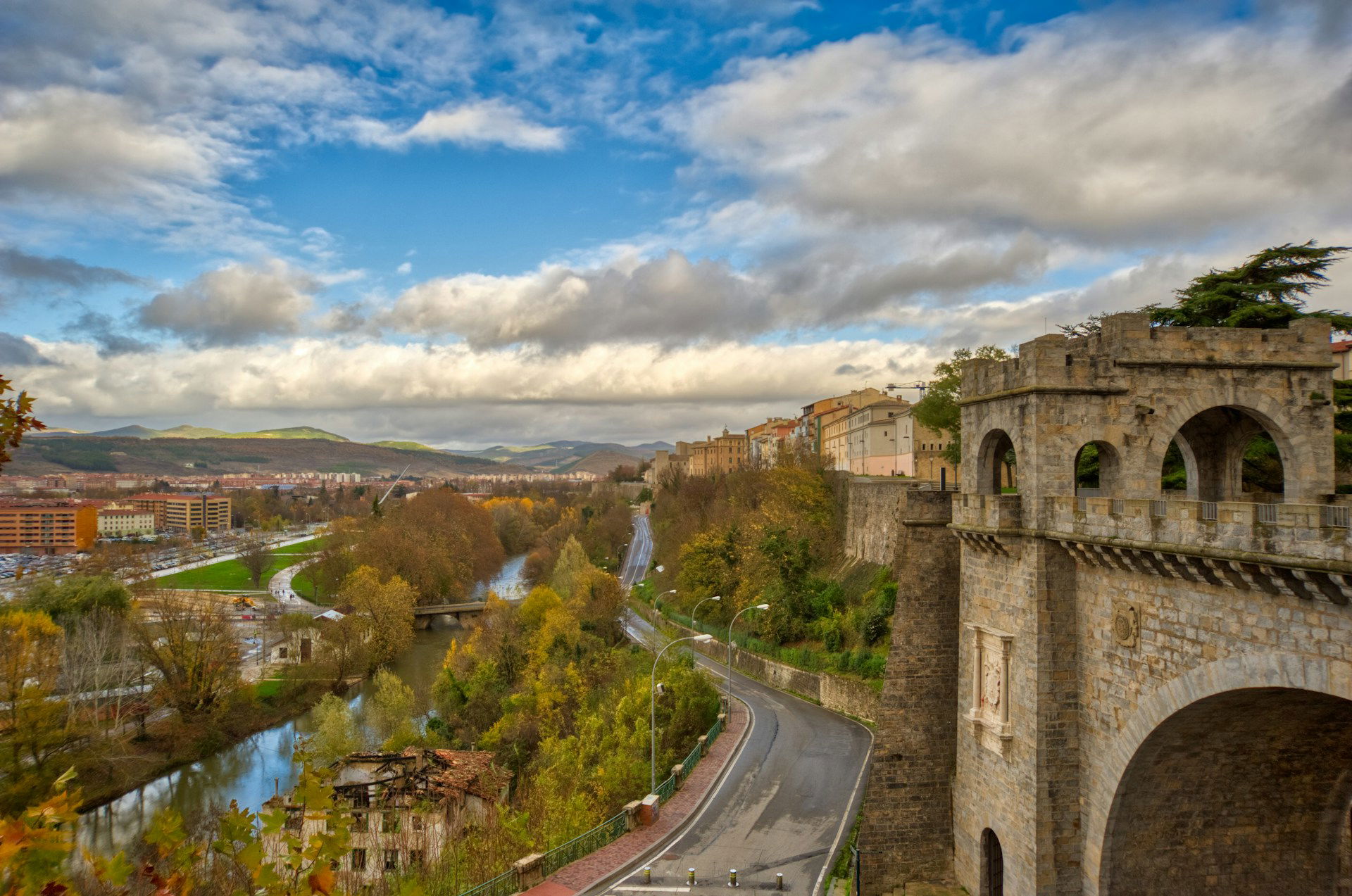 Template 7:Image from hotel Qué ver en Pamplona desde el Hotel Leyre