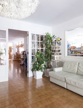 Template 6:Gallery image 1