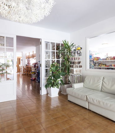 Template 6:Intro image 1