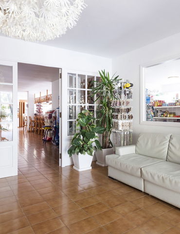 Template 6:Gallery image 1