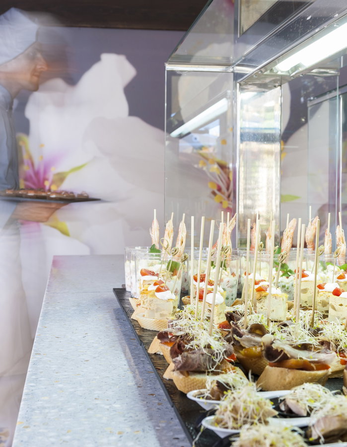 Insotel Fenicia Prestige: Buffet restaurants with indoor and outdoor areas