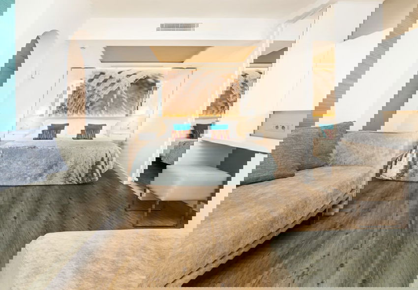 Insotel Fenicia Prestige: Connecting Double Swim-Up