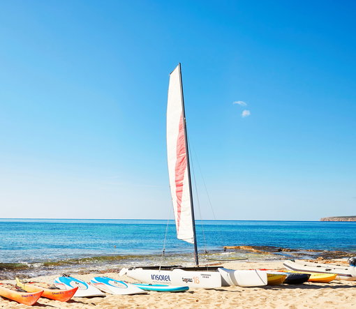 Deportes náuticos en Insotel: vive el verano desde el mar