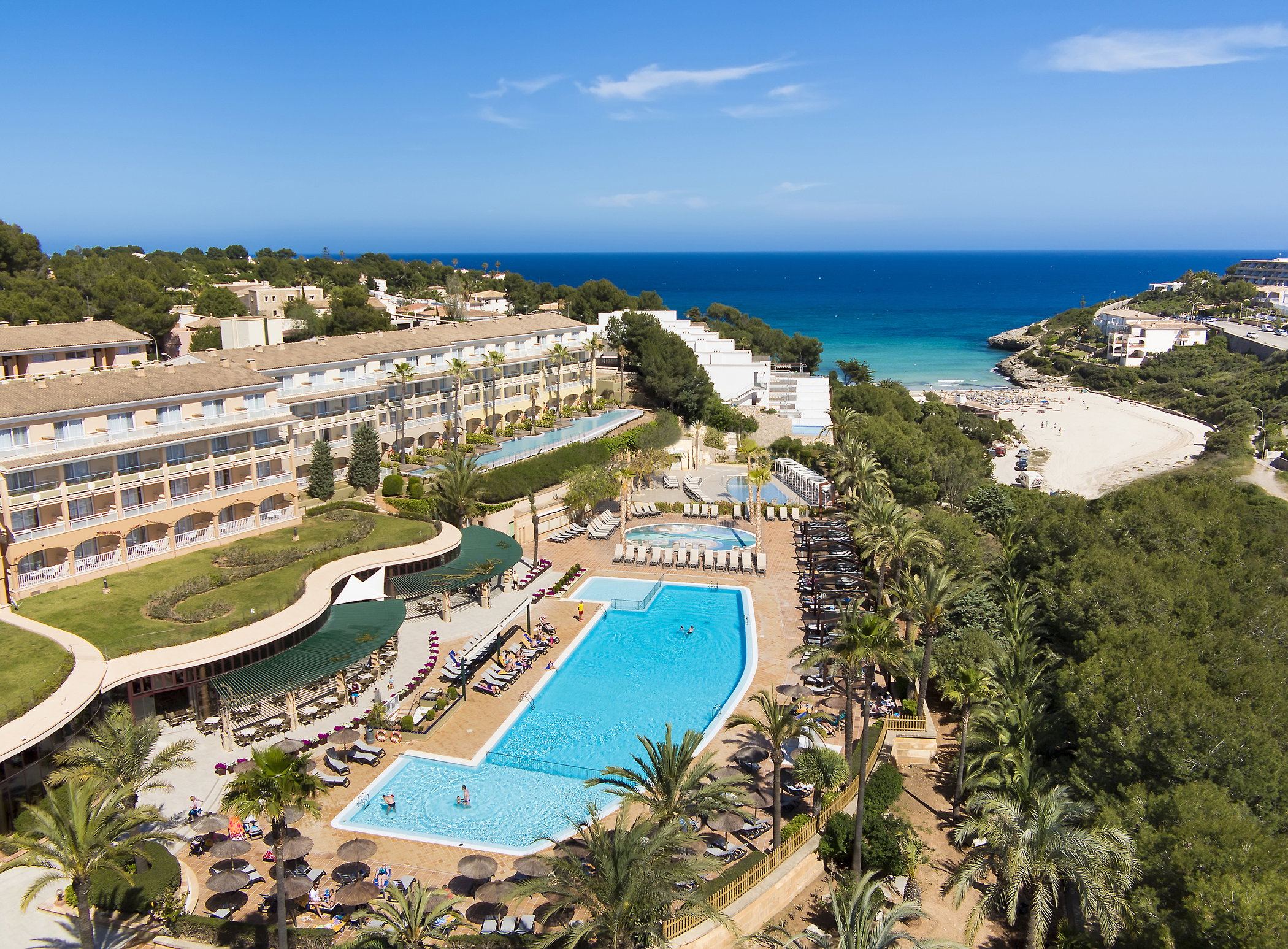 familiehotel-in-mallorca-insotel-cala-mand-a-resort-spa