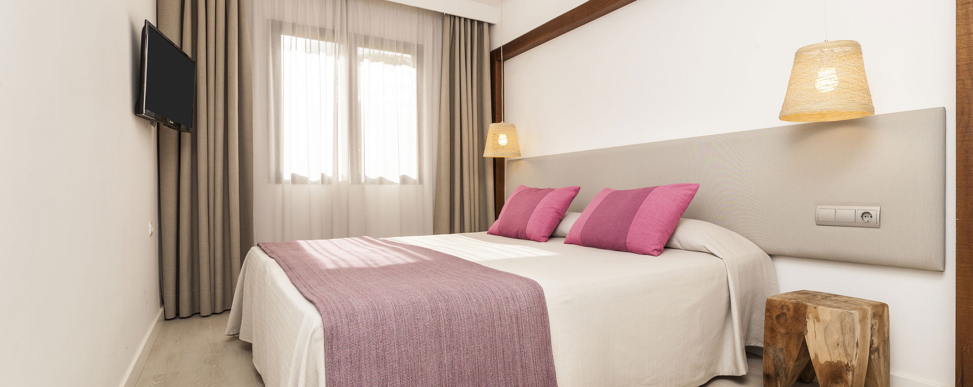 Insotel Fenicia Prestige: hero slider