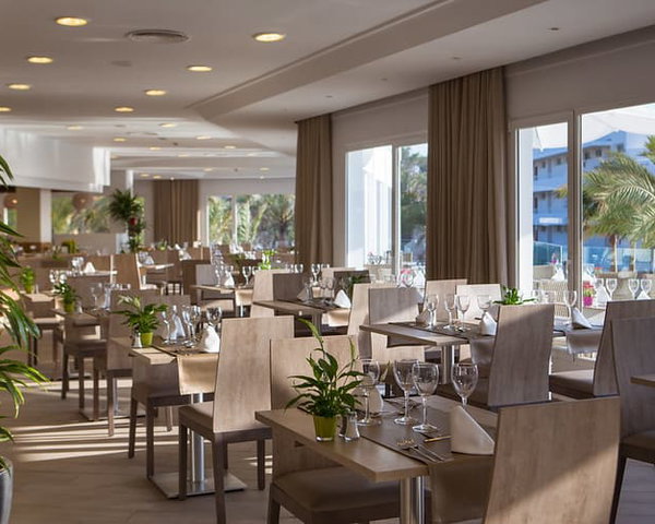 Insotel Fenicia Prestige: image Services