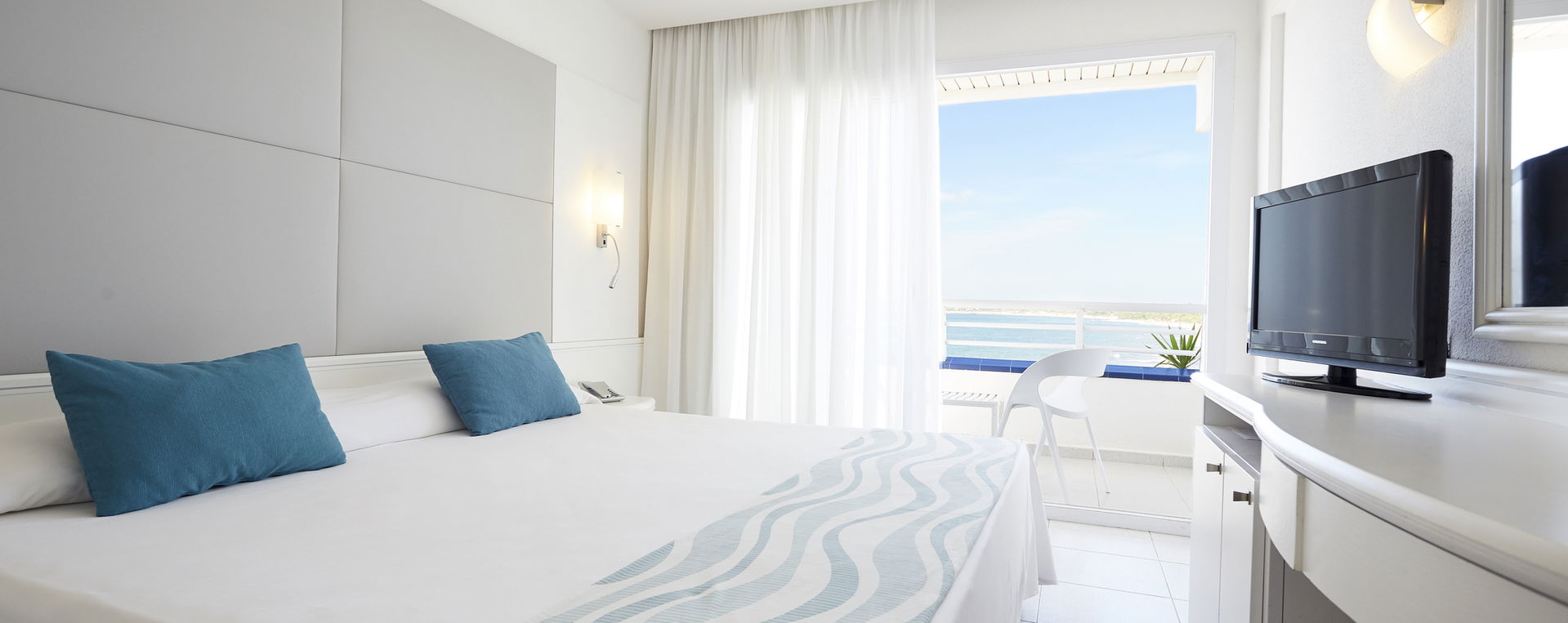 Insotel Fenicia Prestige: hero slider