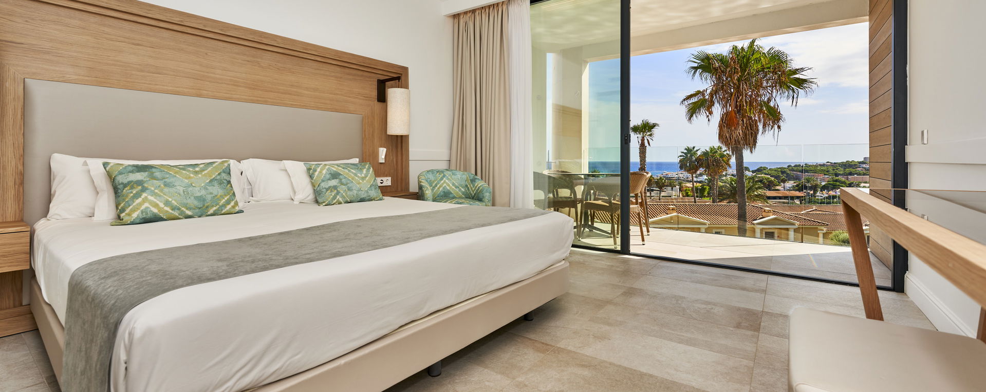 Insotel Fenicia Prestige: hero slider