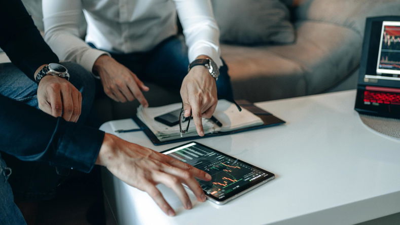 Cómo gestionar campañas de marketing digital para hoteles sin quemar presupuesto