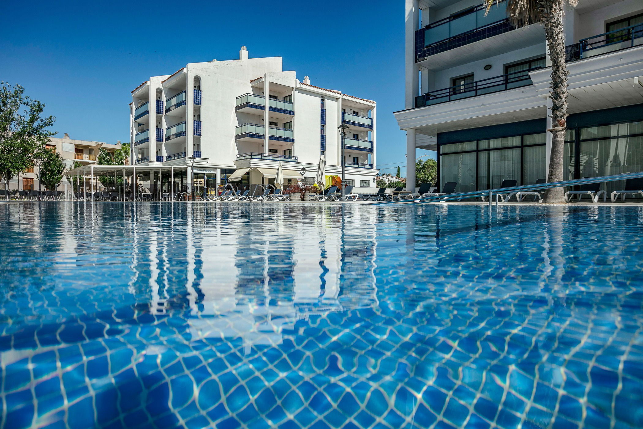 Apartamentos Pins Platja: Service image