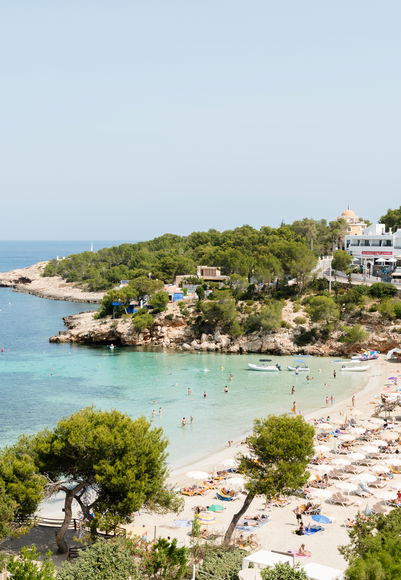 Image Activities on the beach and in the surrounding area
