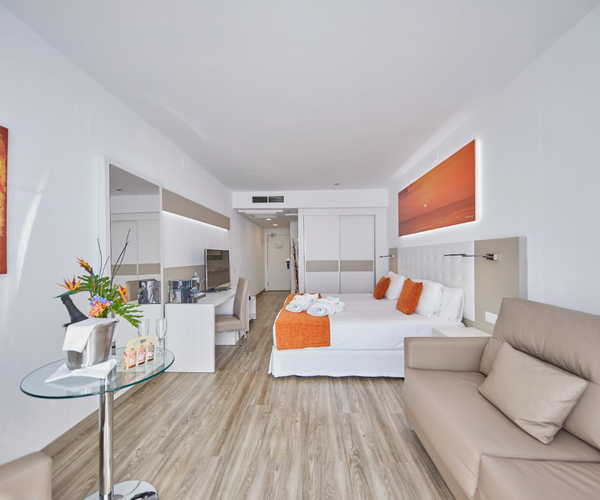 Room image: ROOMS