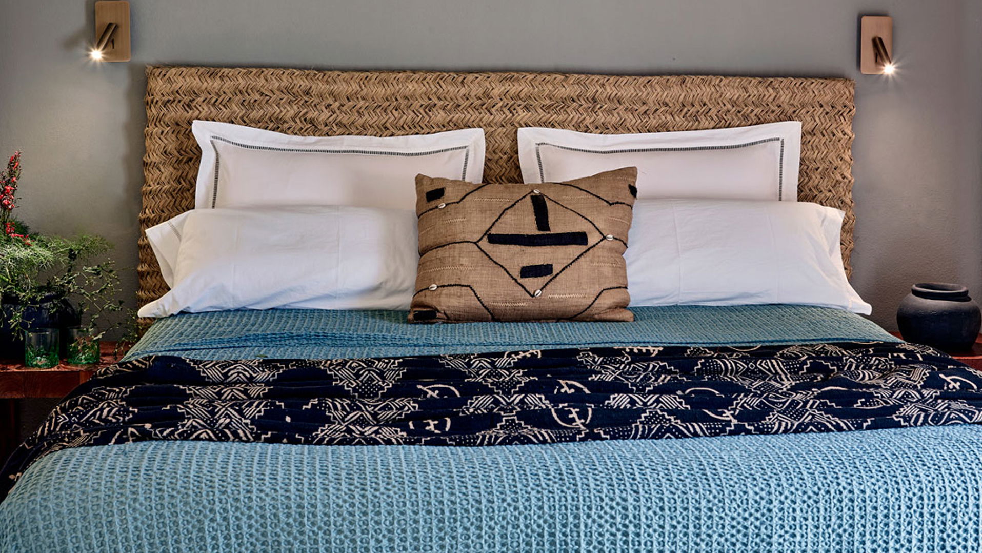 Intro image full screen