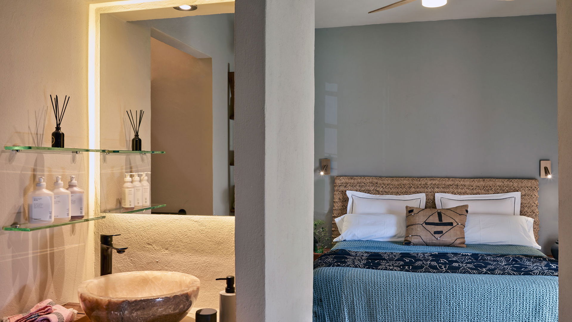 Intro image full screen