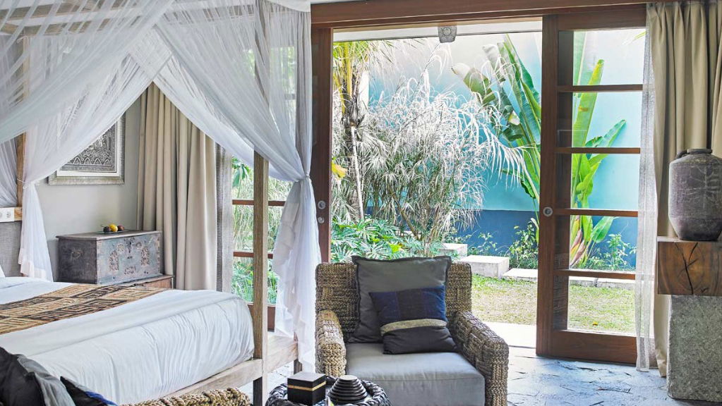 Intro image full screen