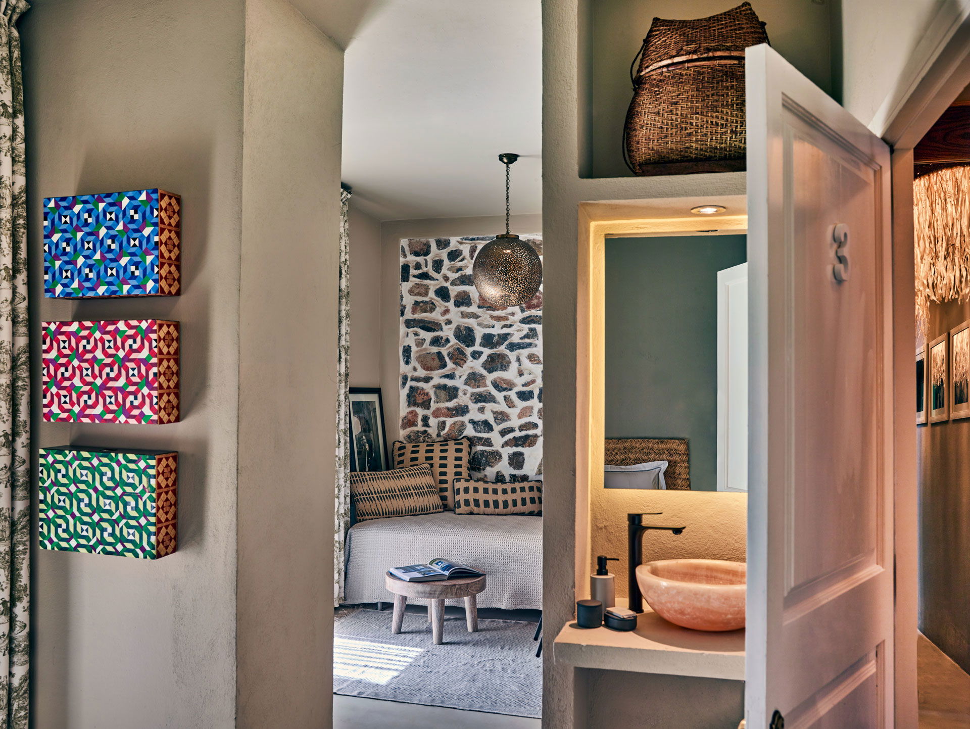 Intro image full screen