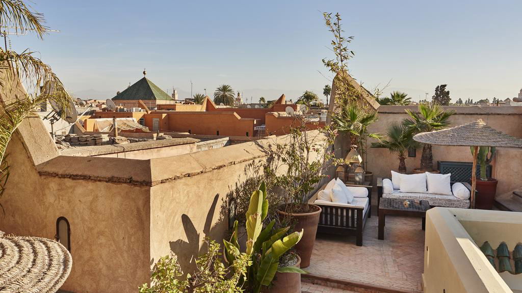 Intro image full screen