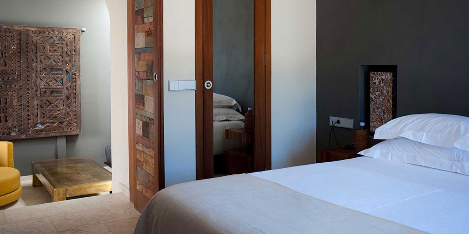 Intro image full screen