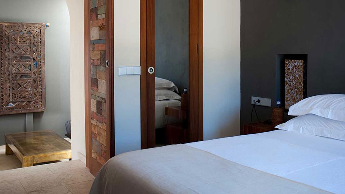 Intro image full screen