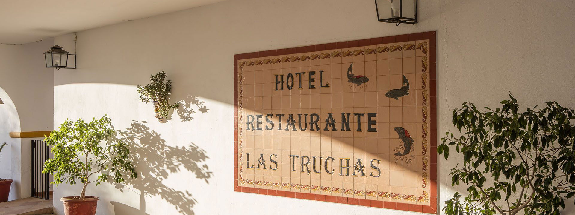 Tugasa:banner of section slide