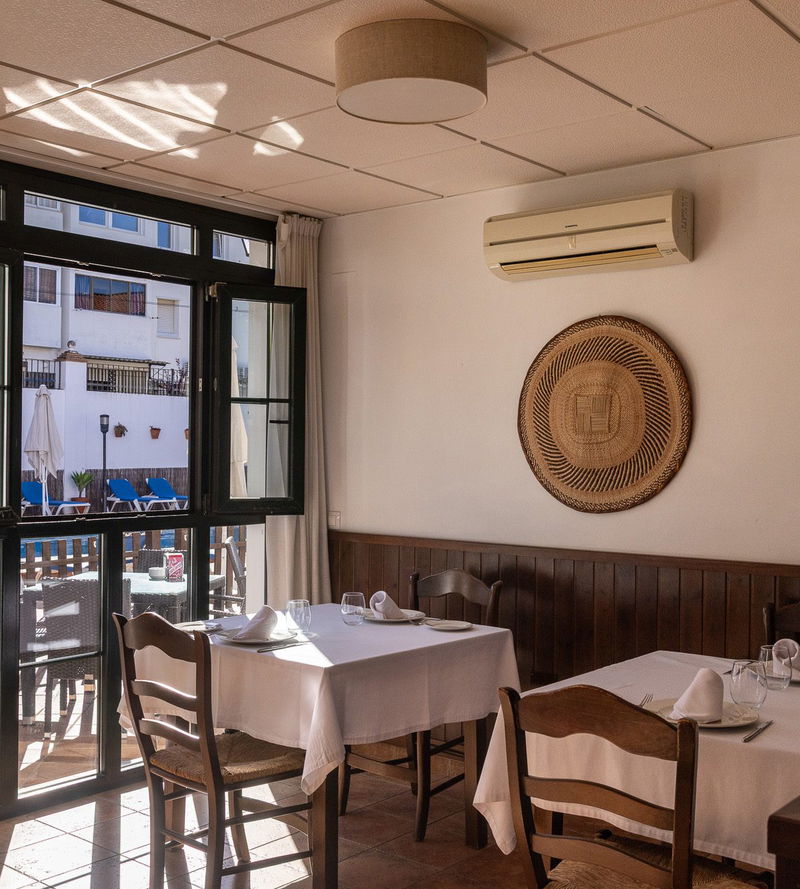 Tugasa: Restaurante Las Murallas: tradición gastronómica en el corazón de Olvera