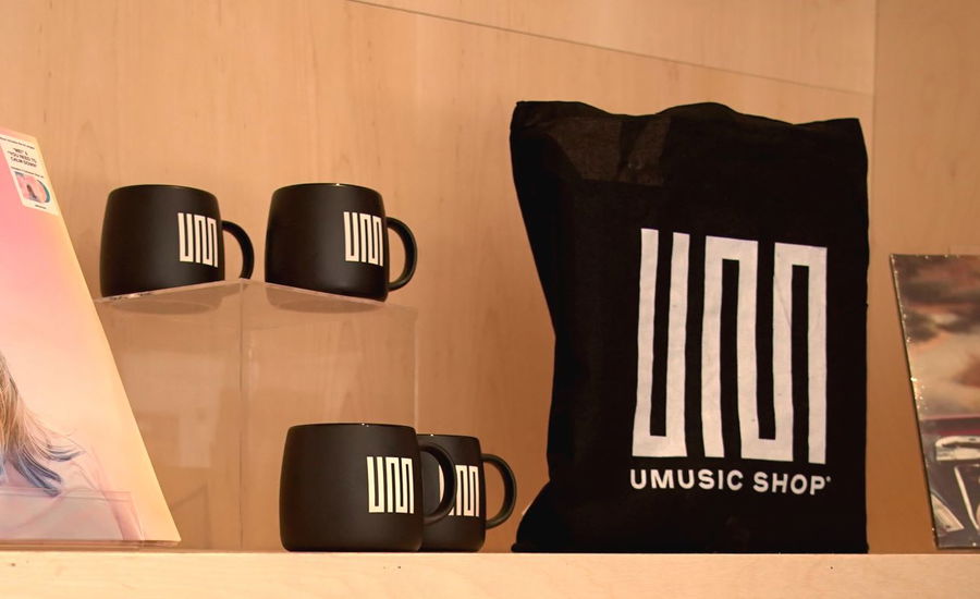 event OFFICIAL UMUSIC MERCH