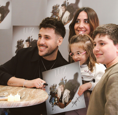 UMusic Hotels ANTONIO JOSÉ ALBUM SIGNING AT UMUSIC SHOP MADRID