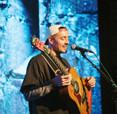 UMusic Hotels DERMOT KENNEDY AT UMUSIC SHOP CAMDEN