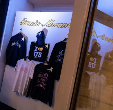 UMusic Hotels GRACIE ABRAMS POP-UP